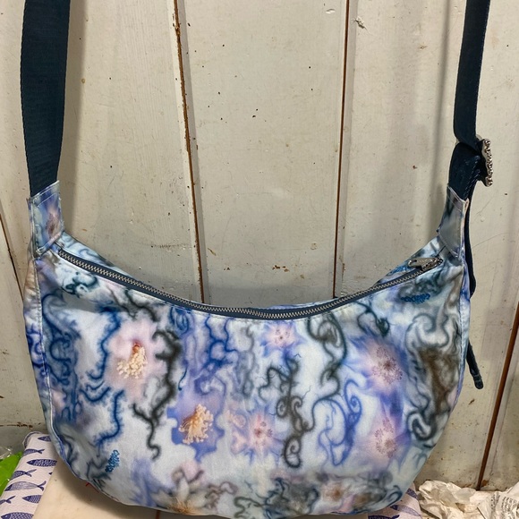 BAGGU Handbags - BAGGU X COLLINA STRADA MEDIUM NYLON CRESCENT BAG - BLUE THORNS